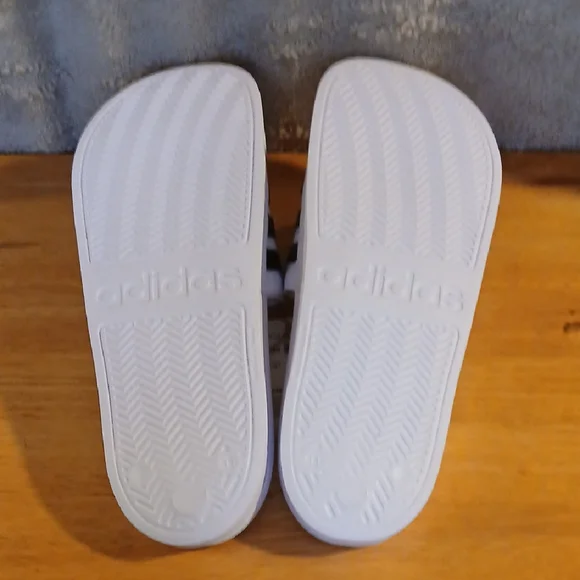 Adidas Classic White and Black Slides - Picture 5 of 6